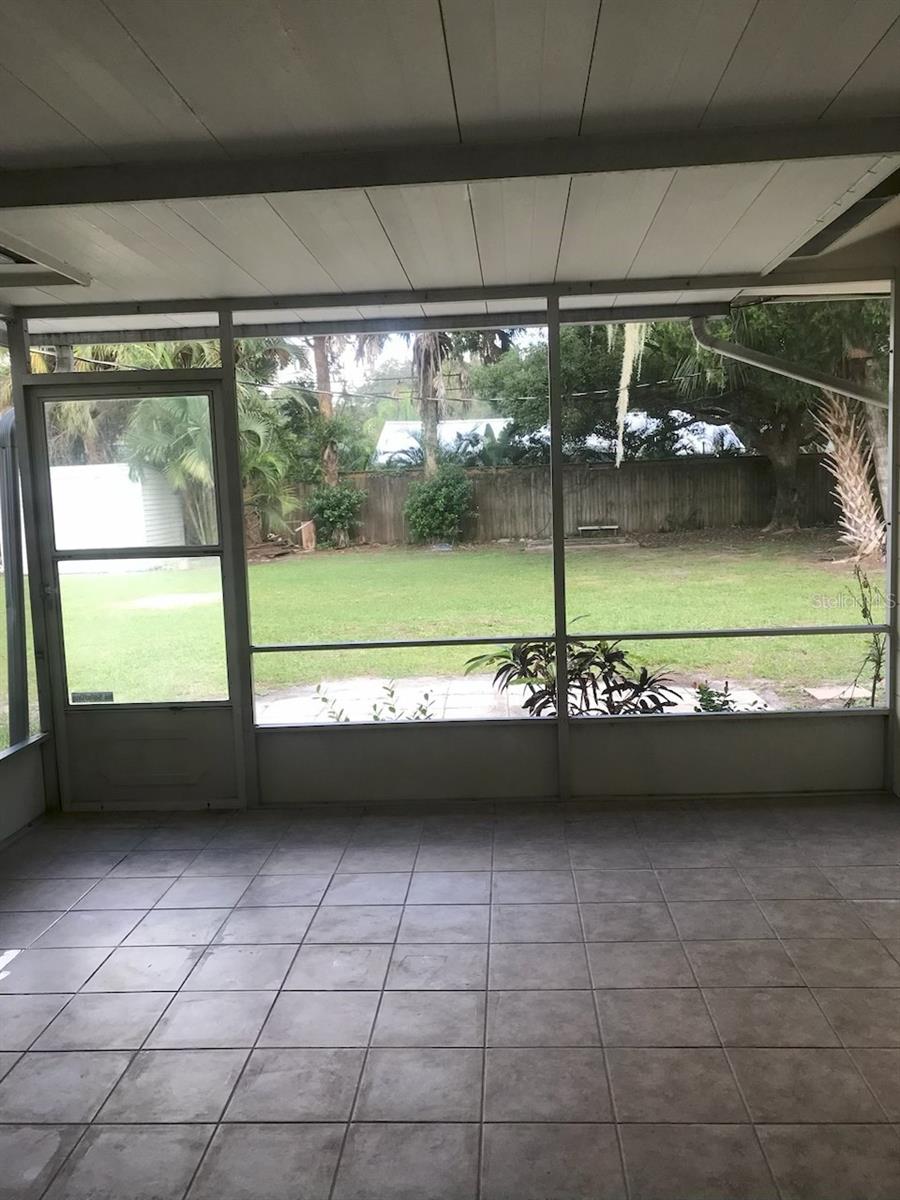2165 SUNNYSIDE LN — photo 13