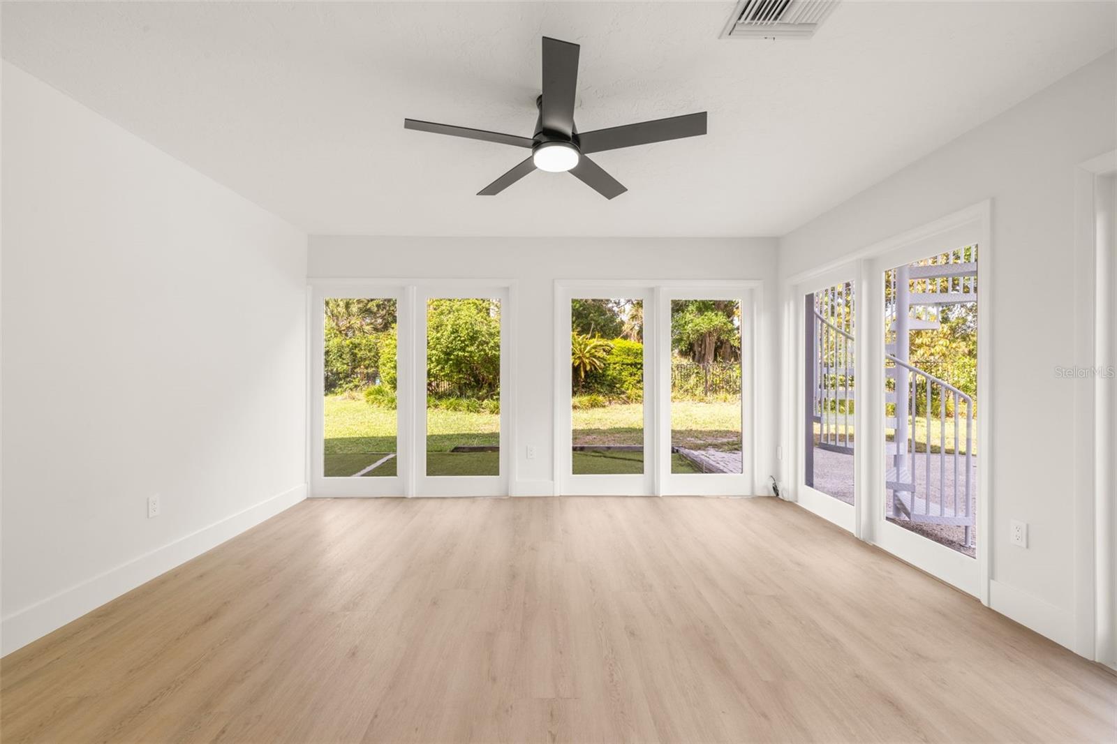 2668 CONCORDE CT — photo 37
