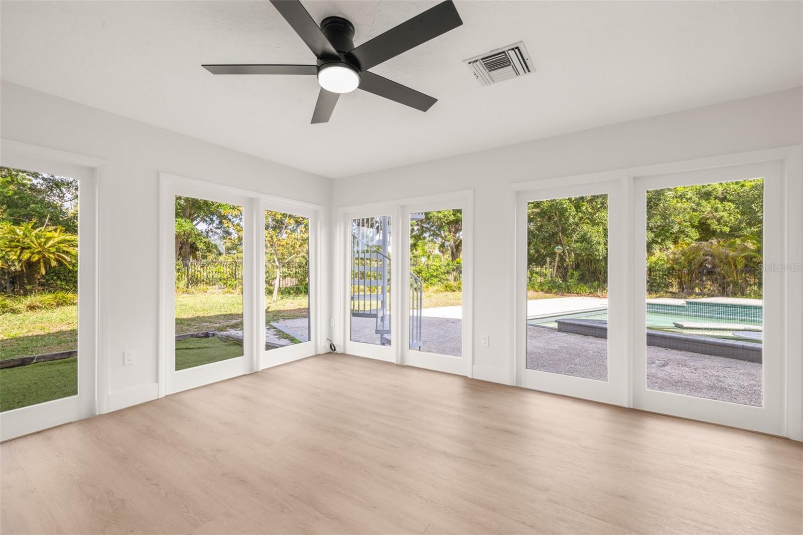 2668 CONCORDE CT — photo 36