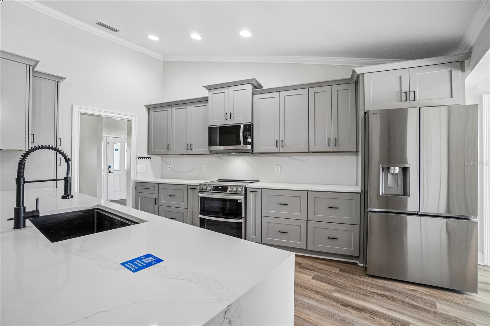 5609 EXECUTIVE DR — photo 13
