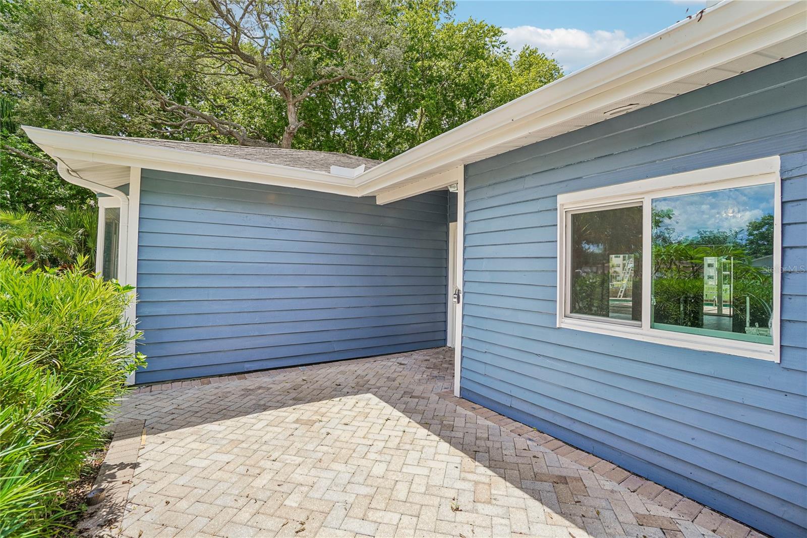 5609 EXECUTIVE DR — photo 26