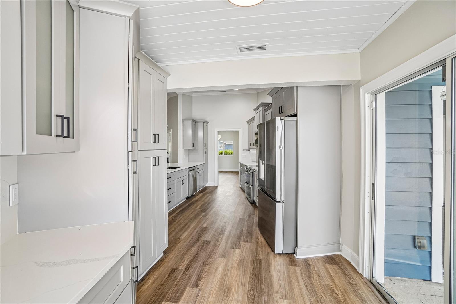5609 EXECUTIVE DR — photo 55