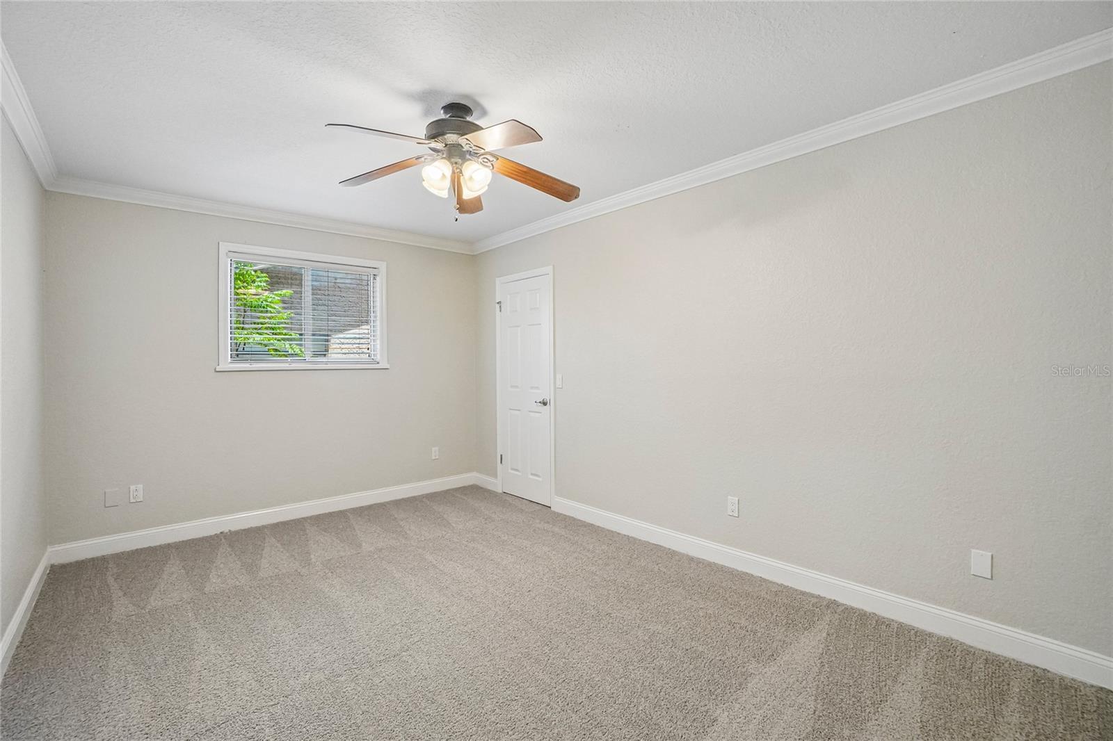 5609 EXECUTIVE DR — photo 11
