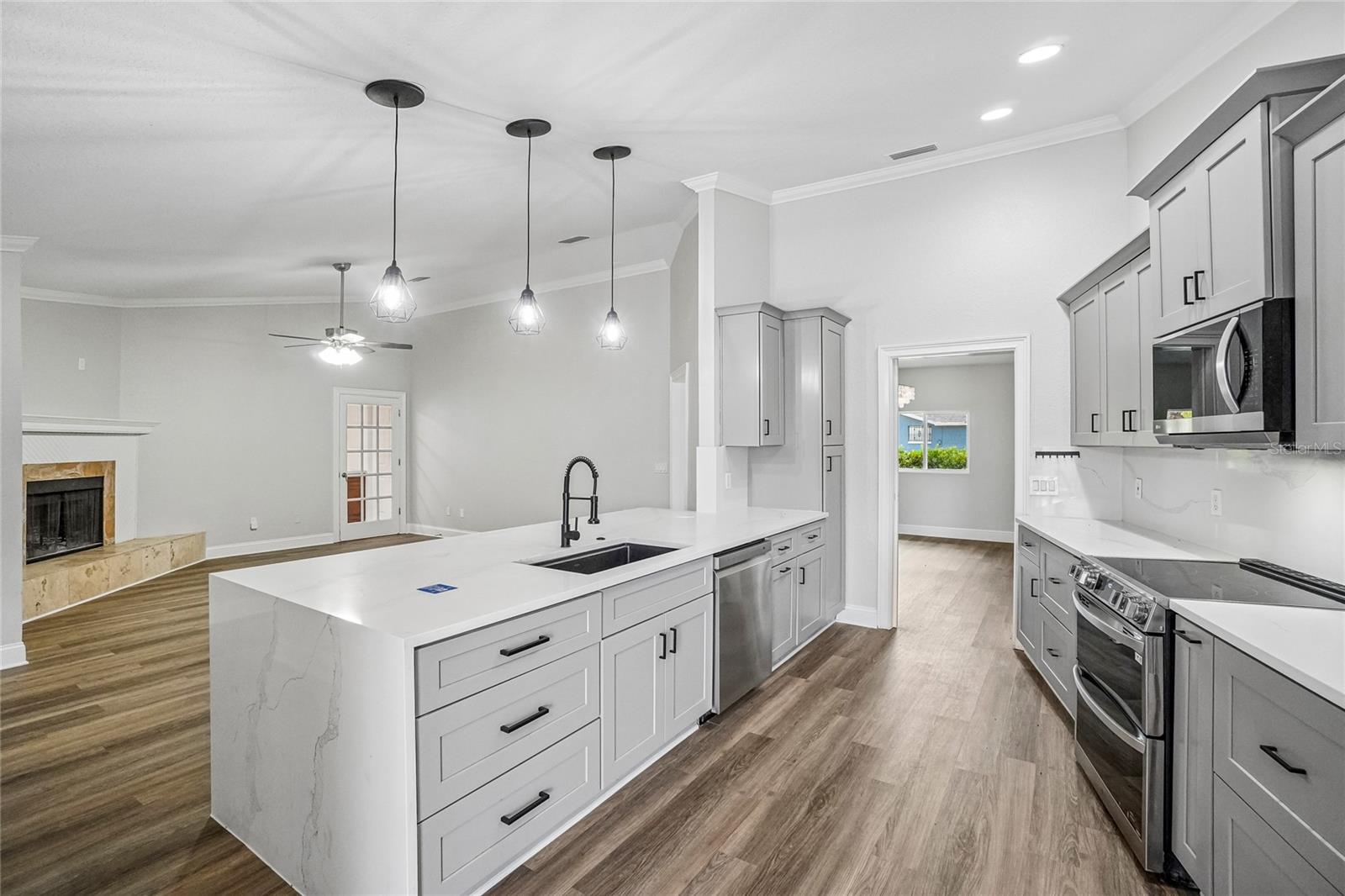 5609 EXECUTIVE DR — photo 7