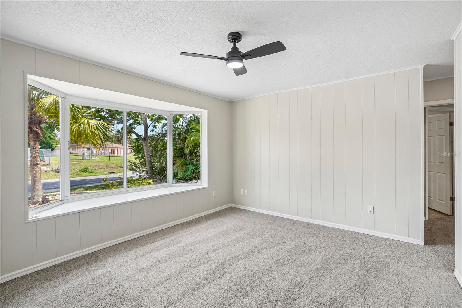 5609 EXECUTIVE DR — photo 33