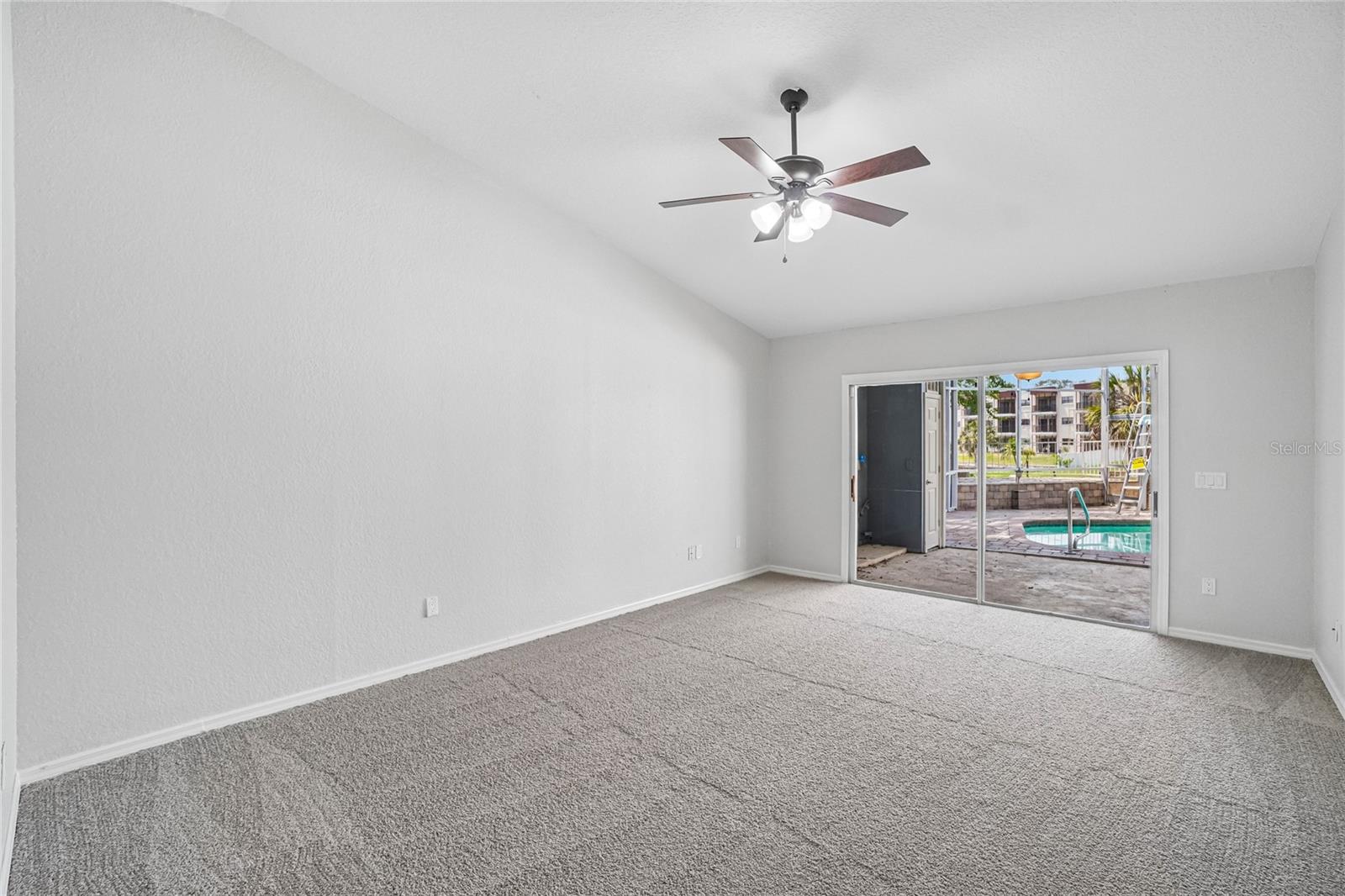 5609 EXECUTIVE DR — photo 14