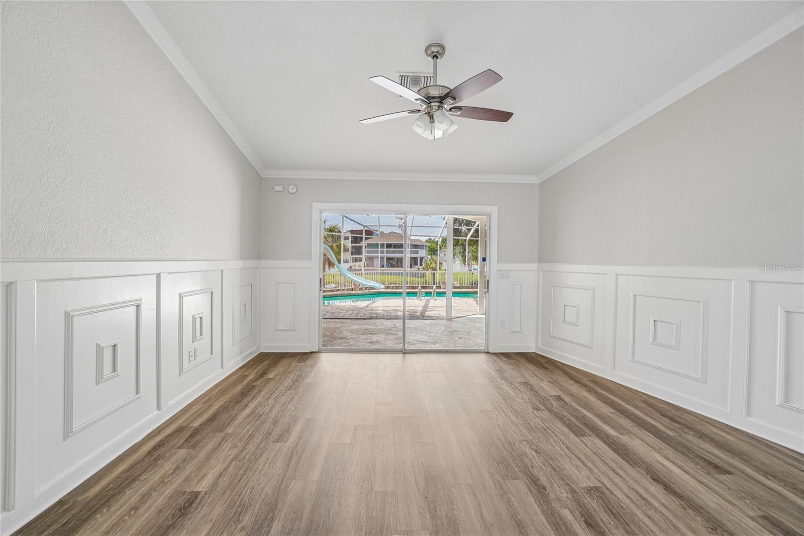 5609 EXECUTIVE DR — photo 16