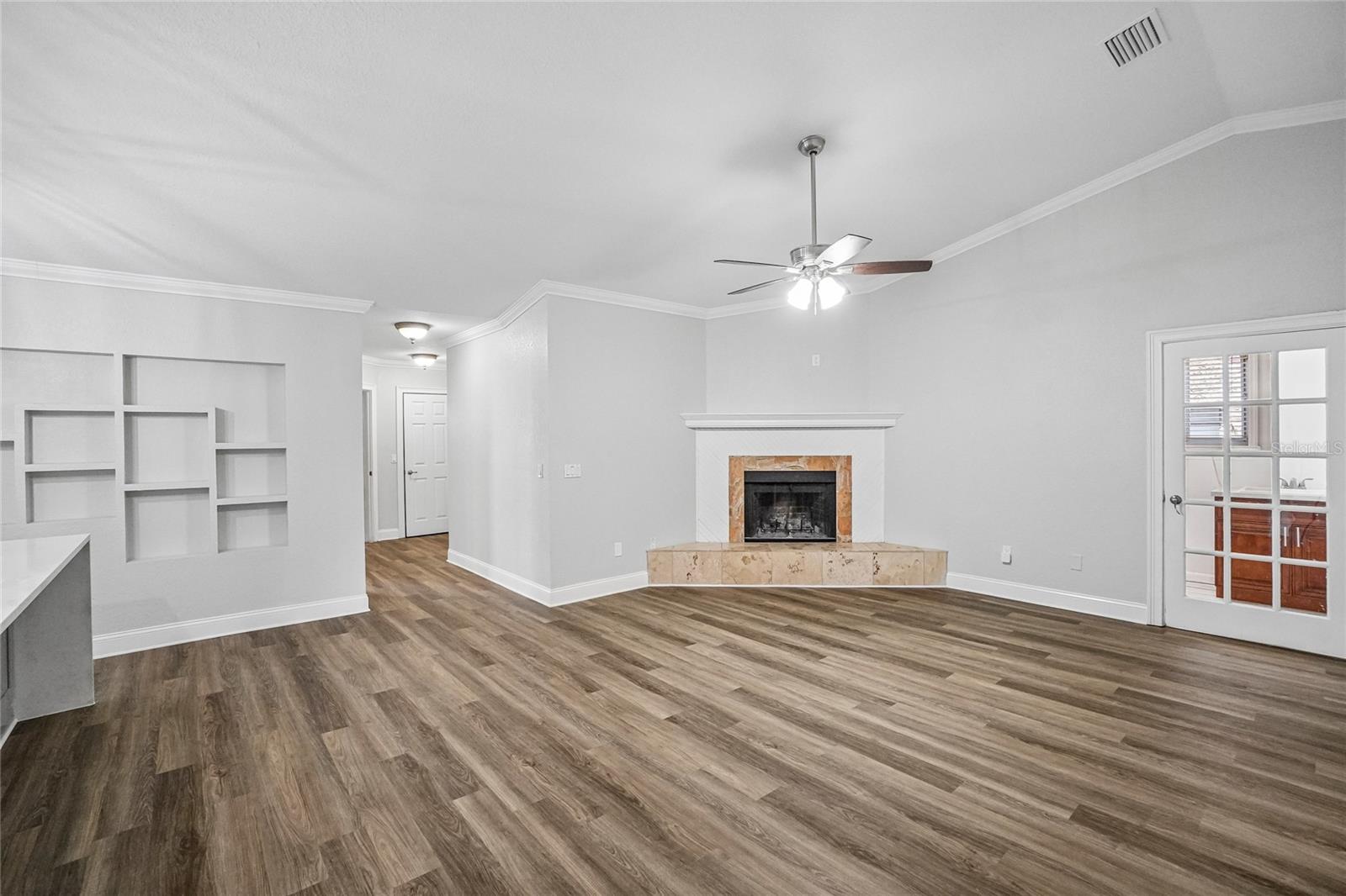 5609 EXECUTIVE DR — photo 23