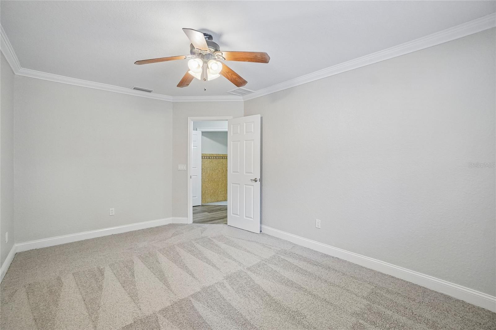 5609 EXECUTIVE DR — photo 28