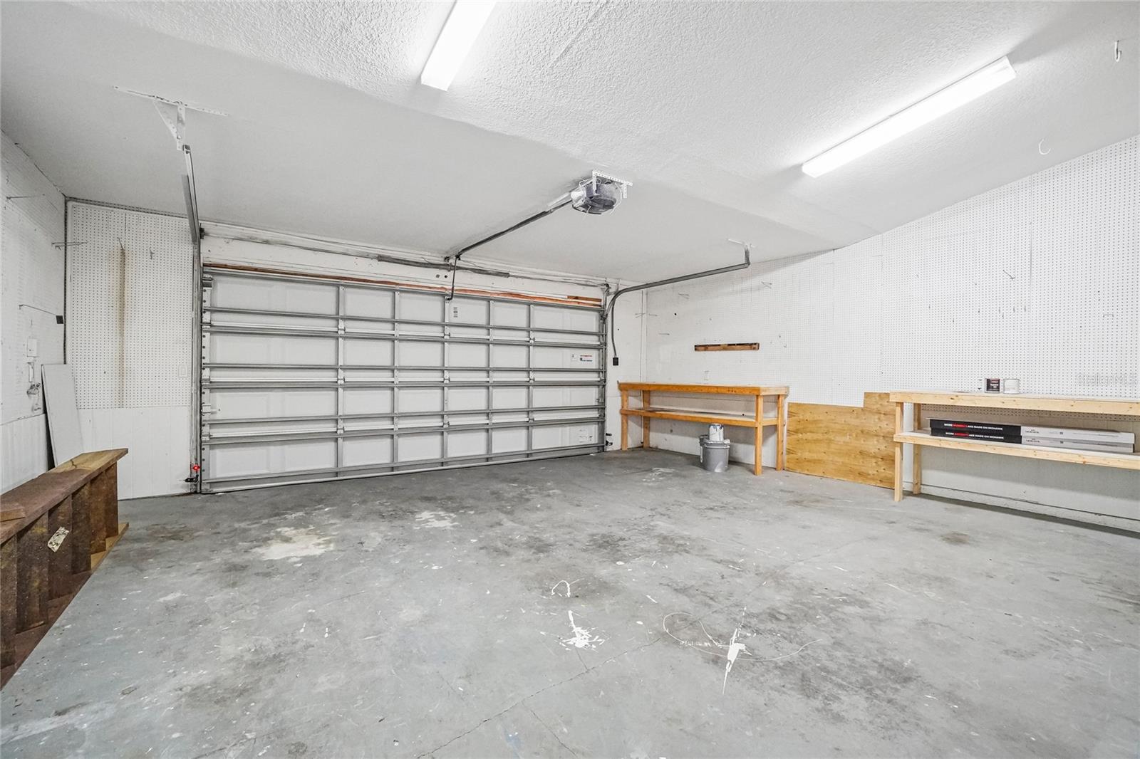 5609 EXECUTIVE DR — photo 37