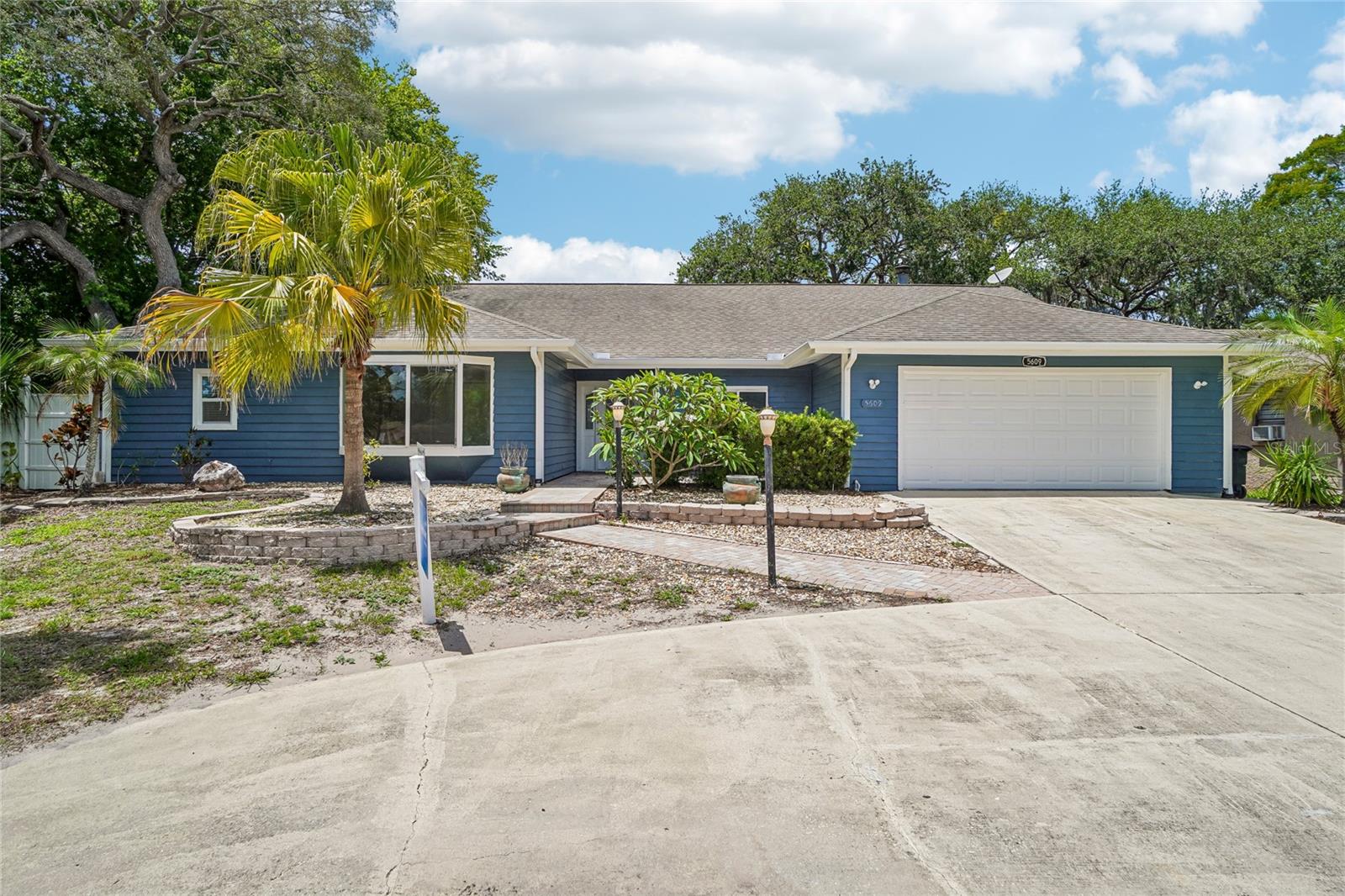 5609 EXECUTIVE DR — photo 42