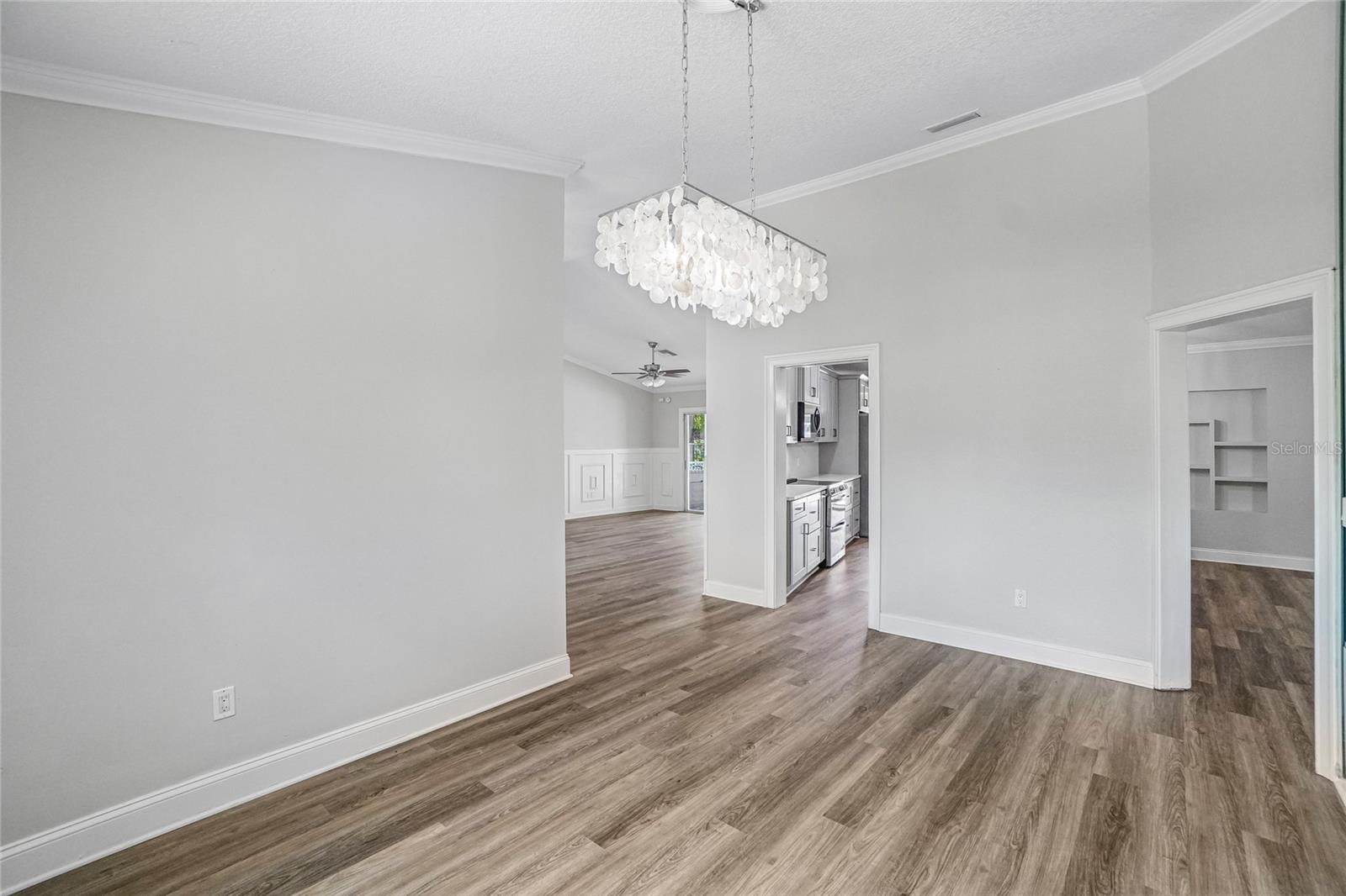 5609 EXECUTIVE DR — photo 10