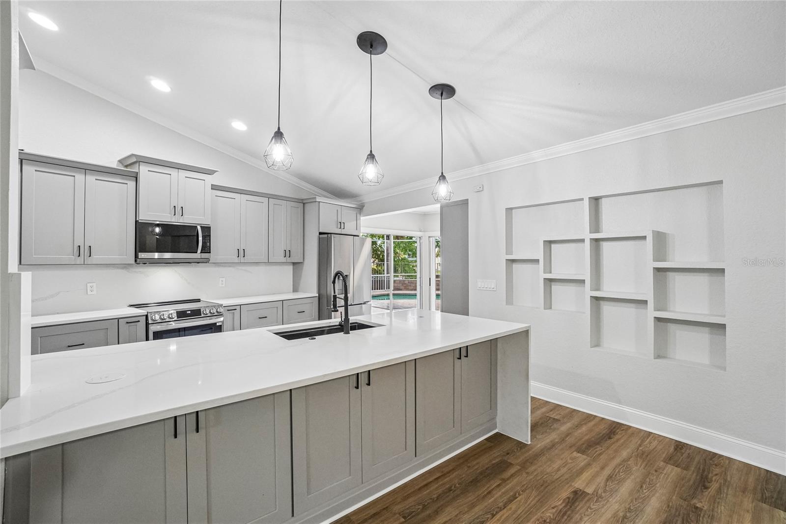 5609 EXECUTIVE DR — photo 47