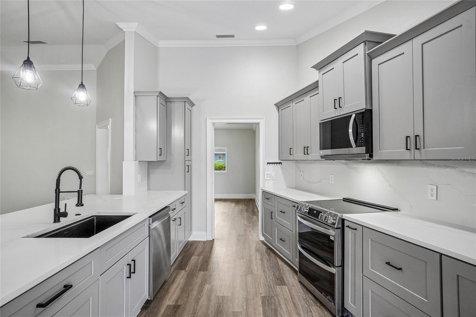 5609 EXECUTIVE DR — photo 48