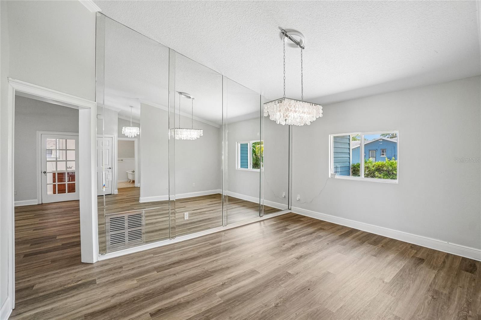5609 EXECUTIVE DR — photo 24
