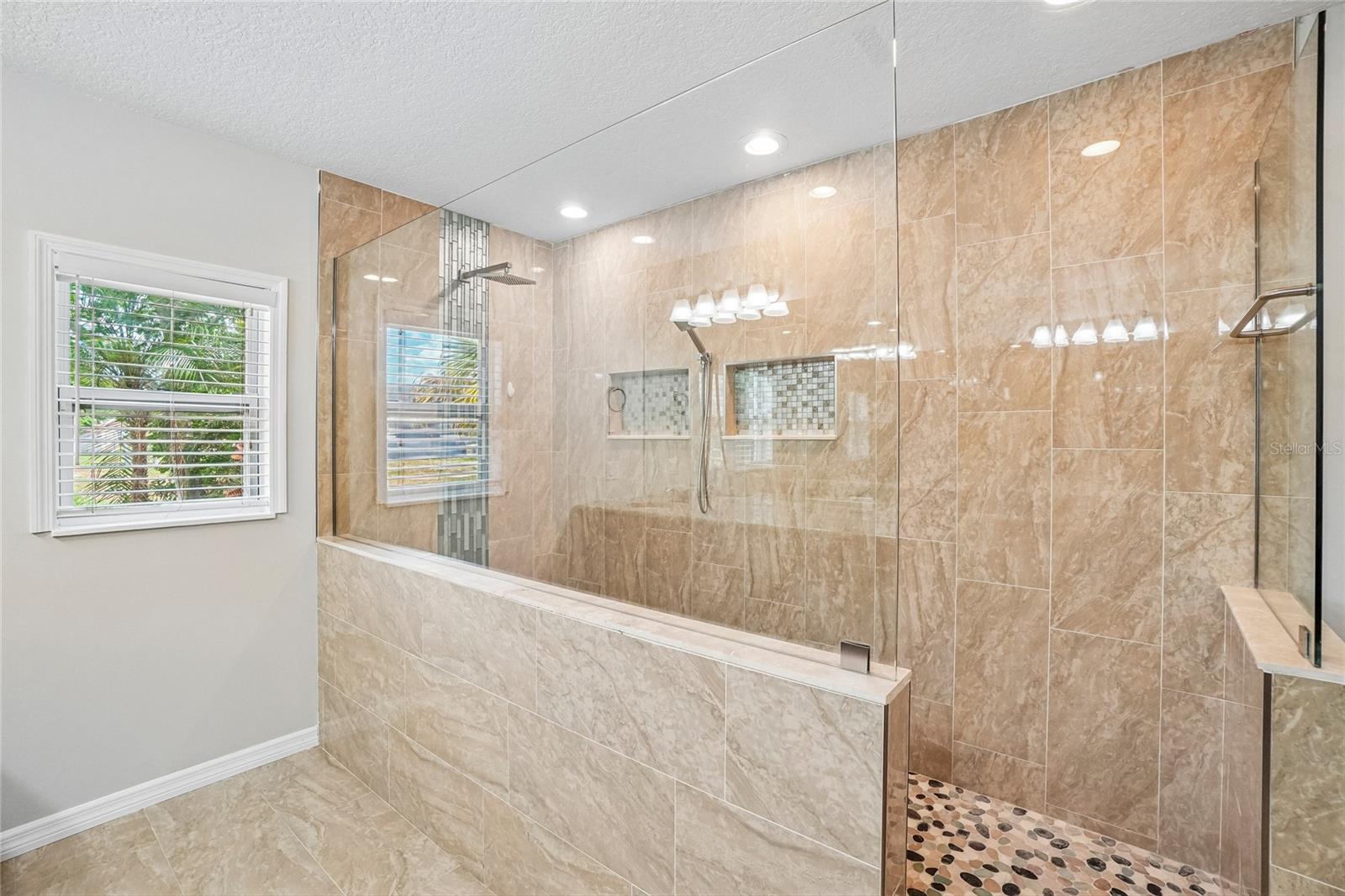 5609 EXECUTIVE DR — photo 34