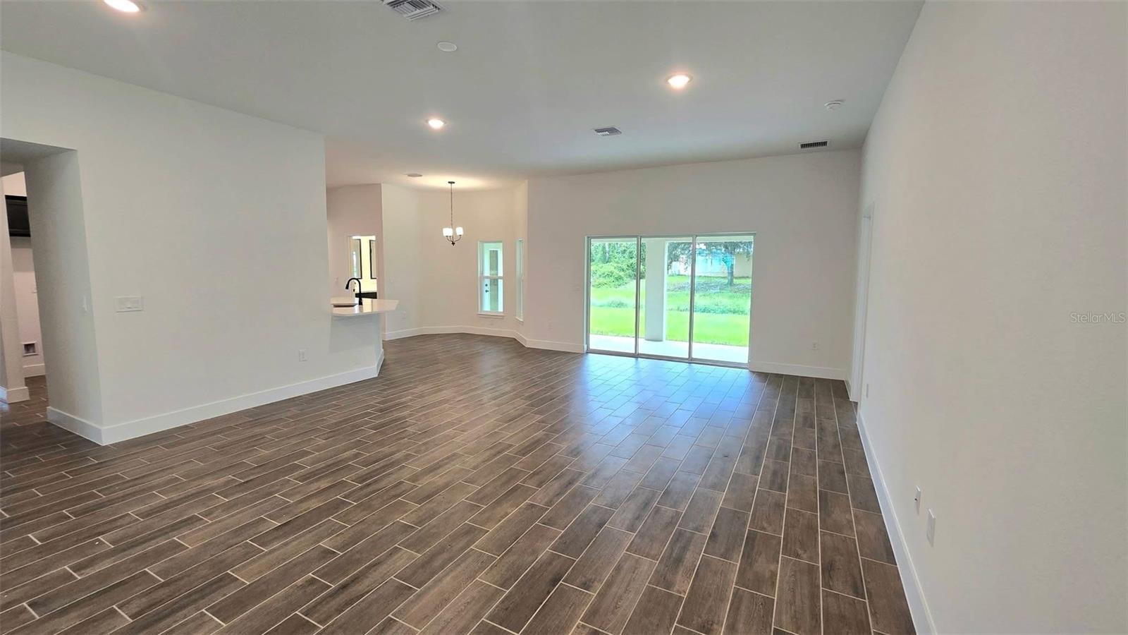5800 SHAFFER AVE — photo 8