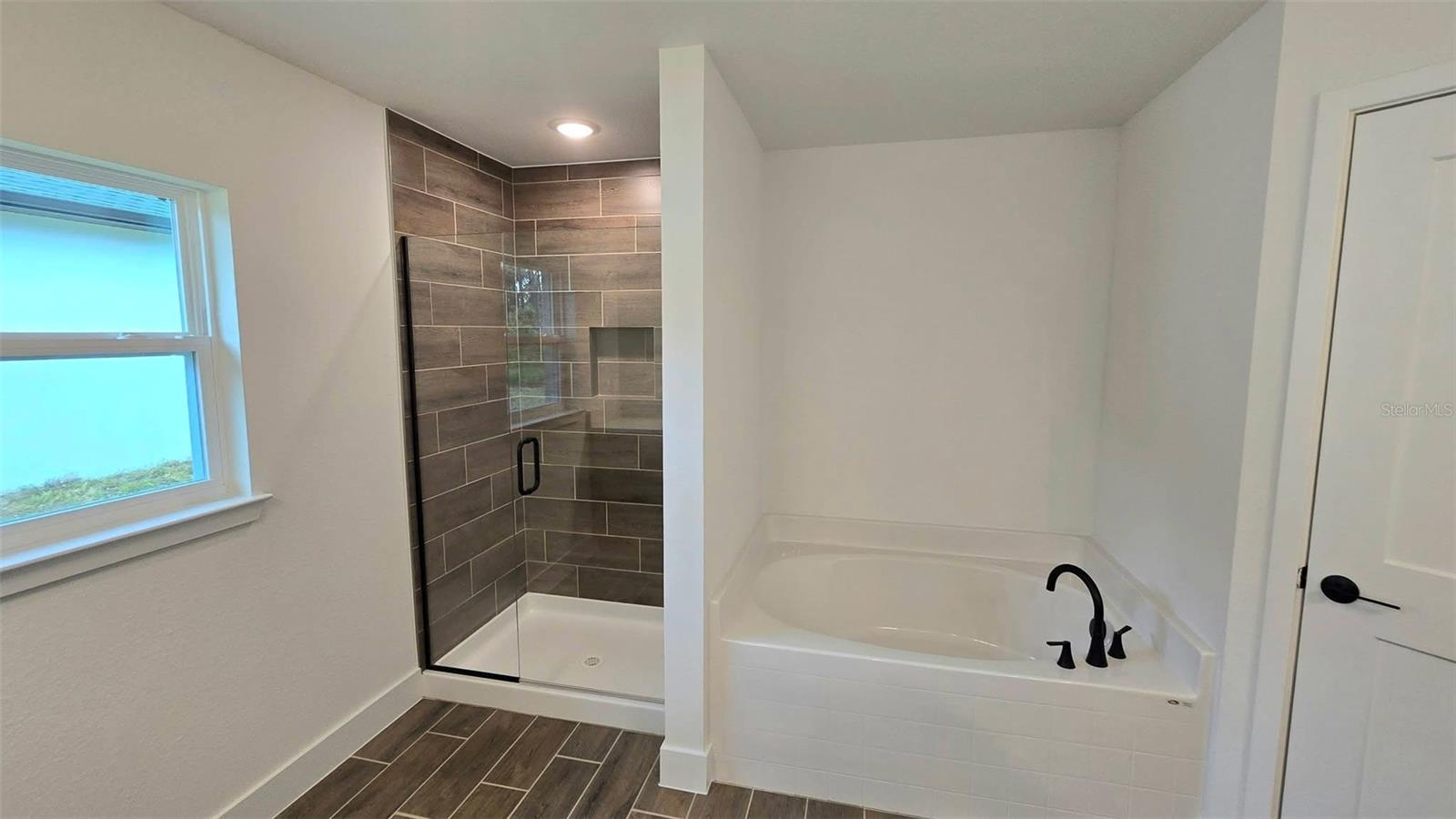 5800 SHAFFER AVE — photo 12