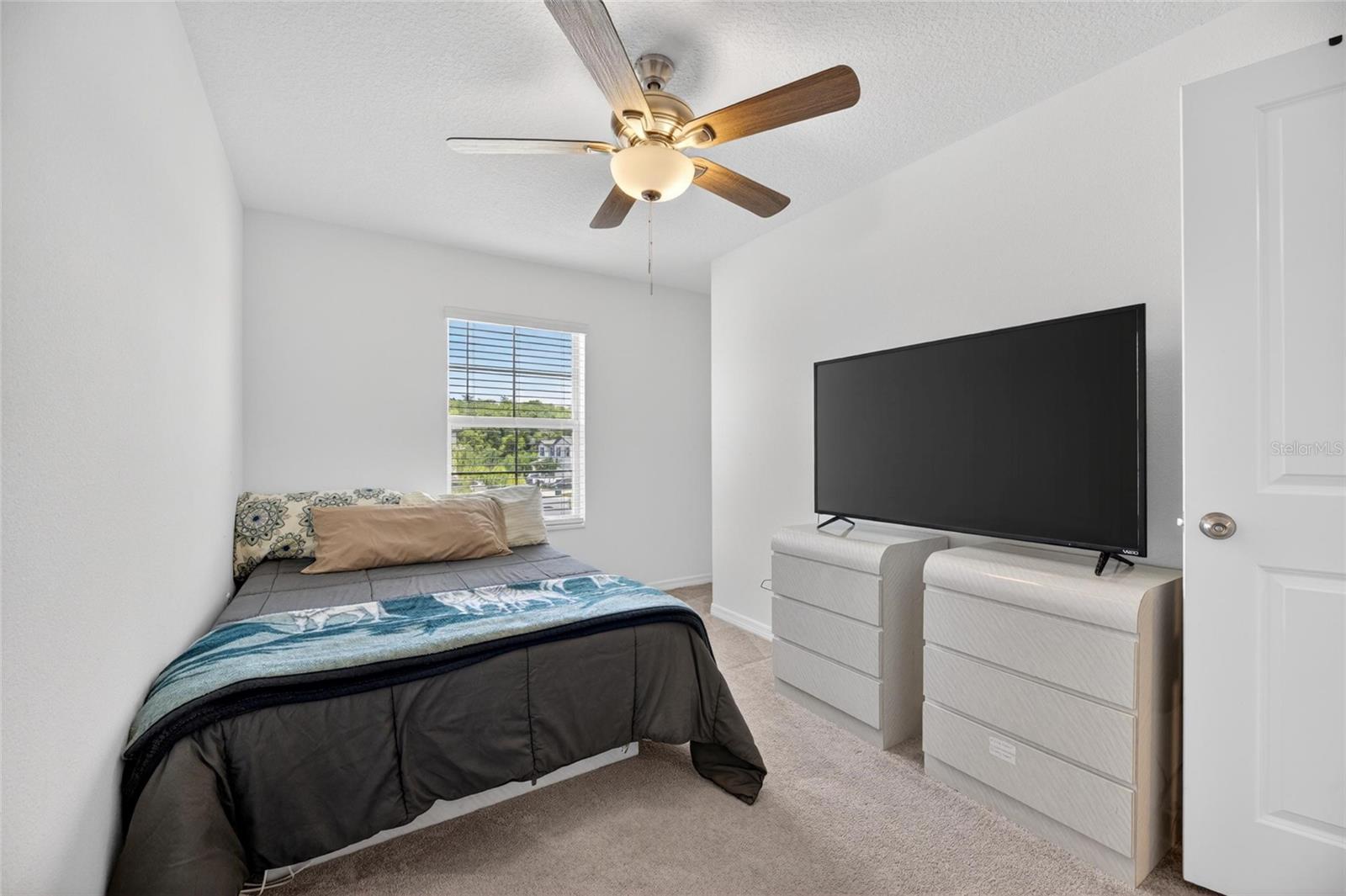 5084 FORUM BLVD — photo 33
