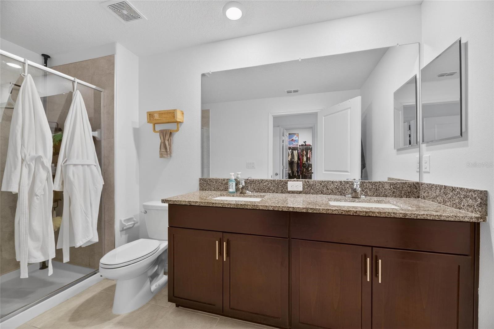 5084 FORUM BLVD — photo 43