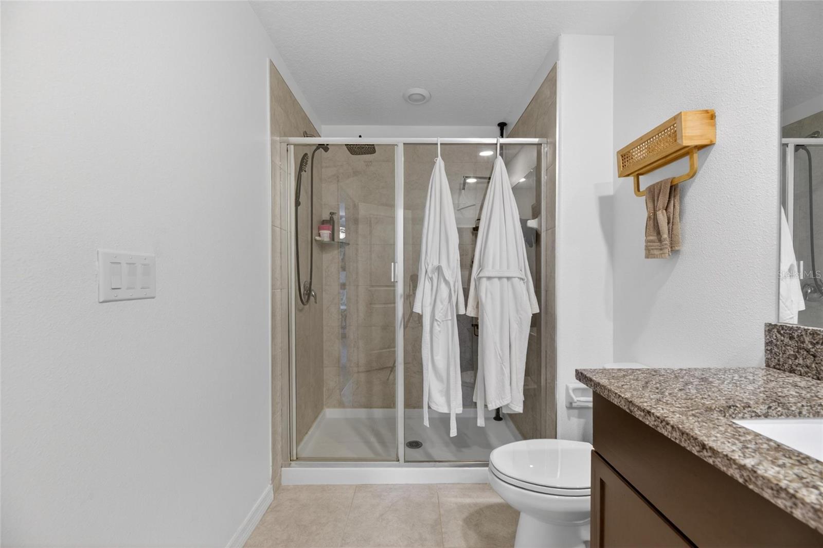 5084 FORUM BLVD — photo 44