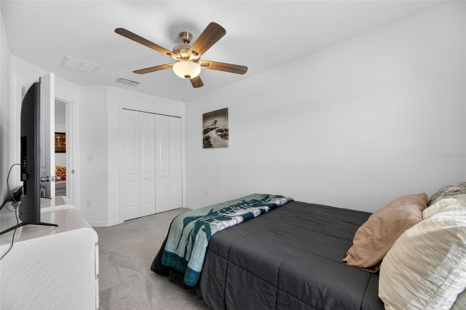 5084 FORUM BLVD — photo 34