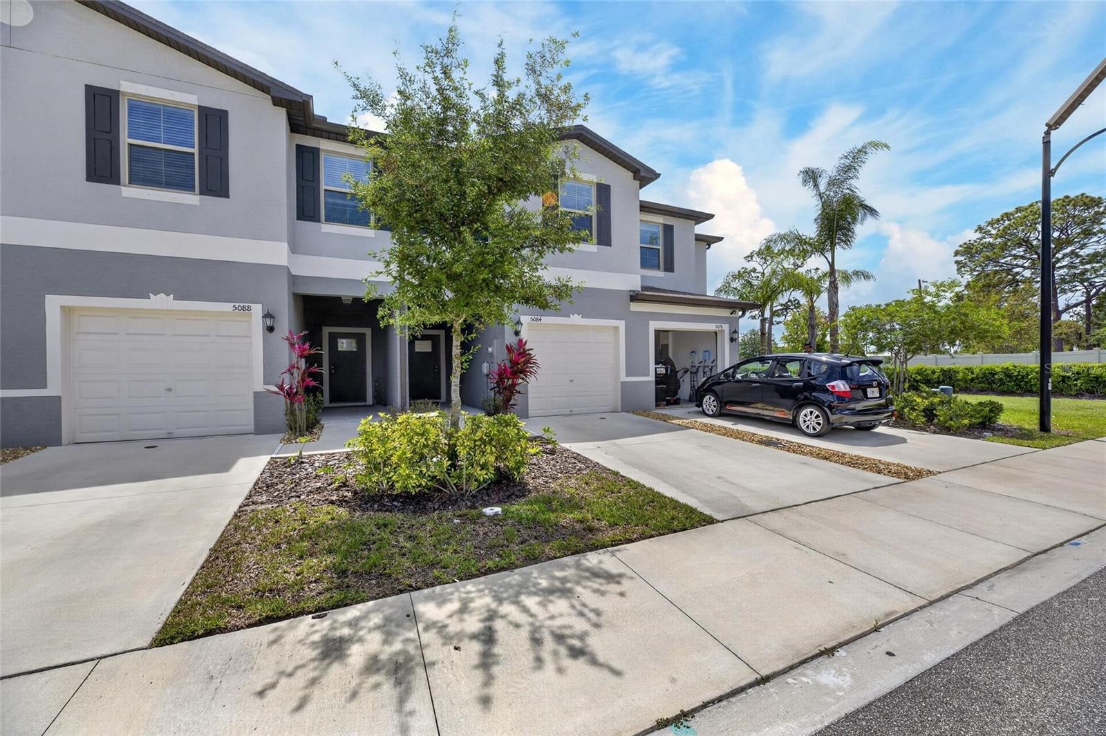 5084 FORUM BLVD — photo 3