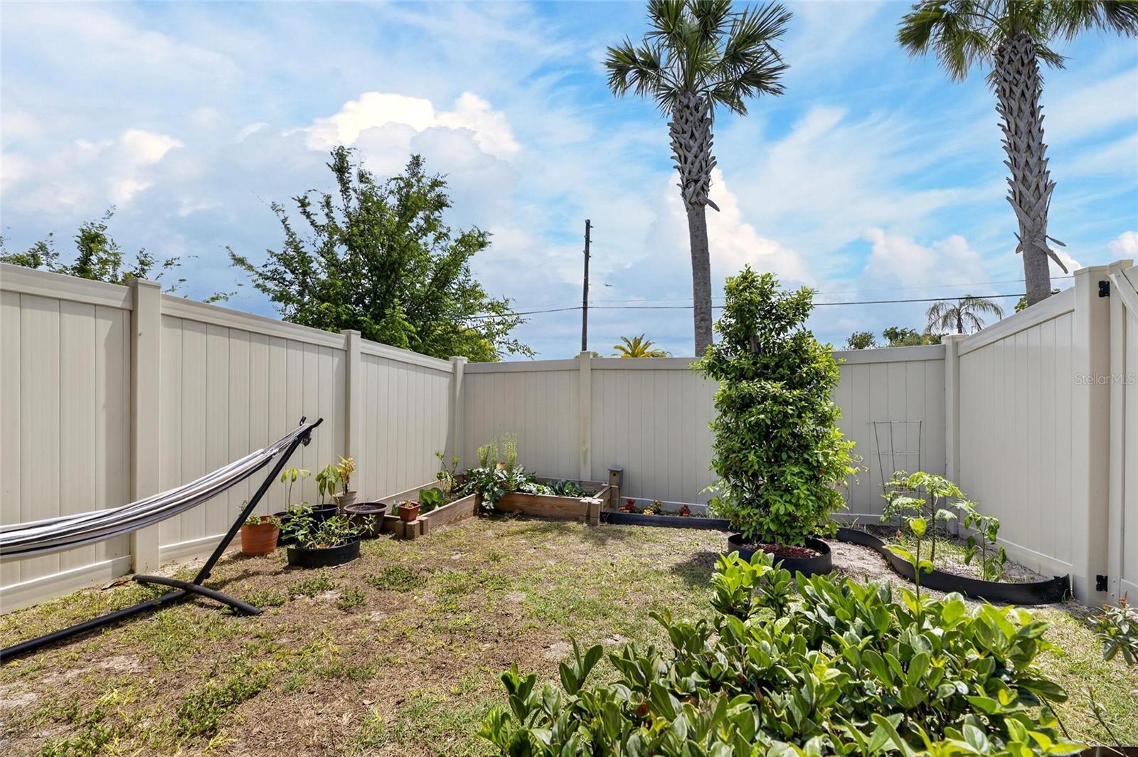 5084 FORUM BLVD — photo 57