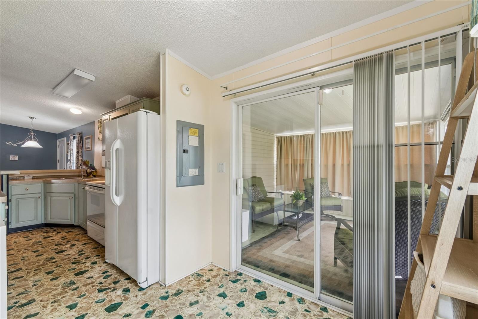 37644 PINATA AVE — photo 35