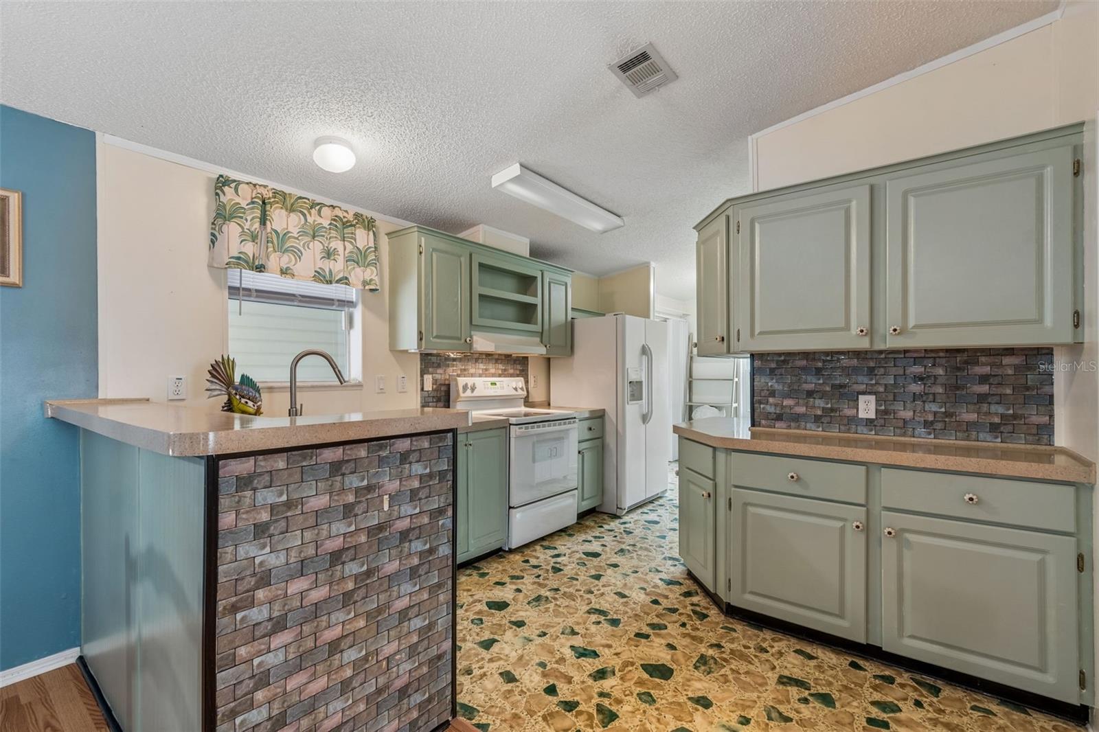37644 PINATA AVE — photo 24
