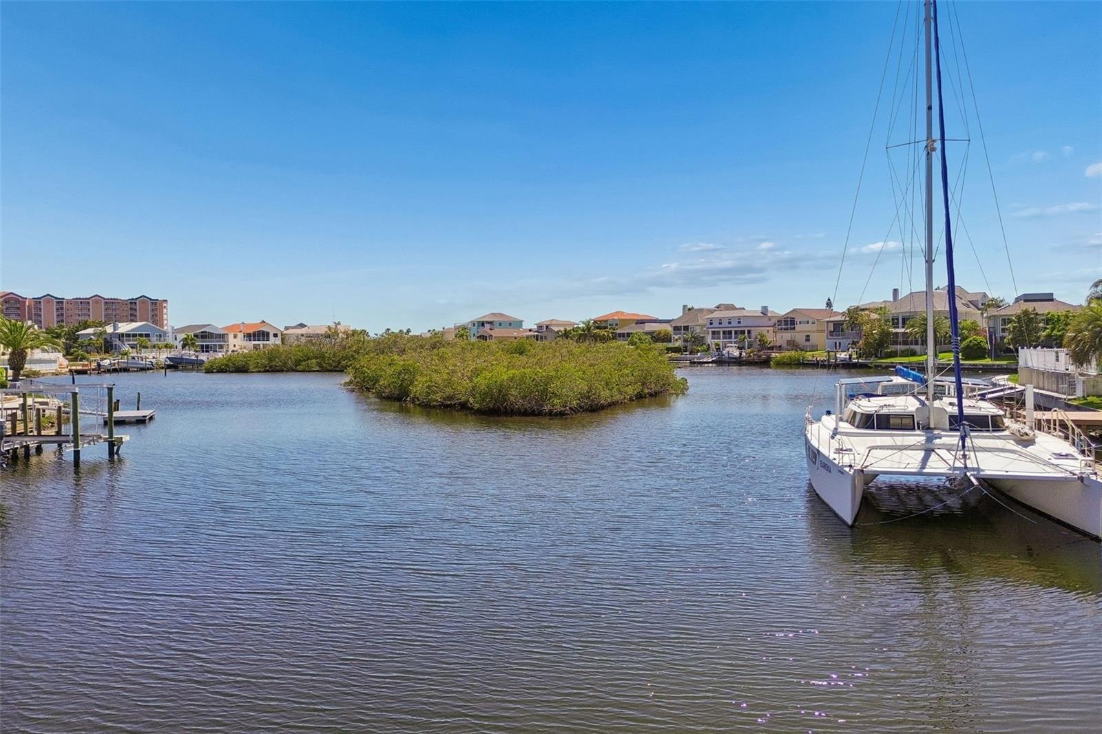 6211 BAYSIDE DR — photo 3