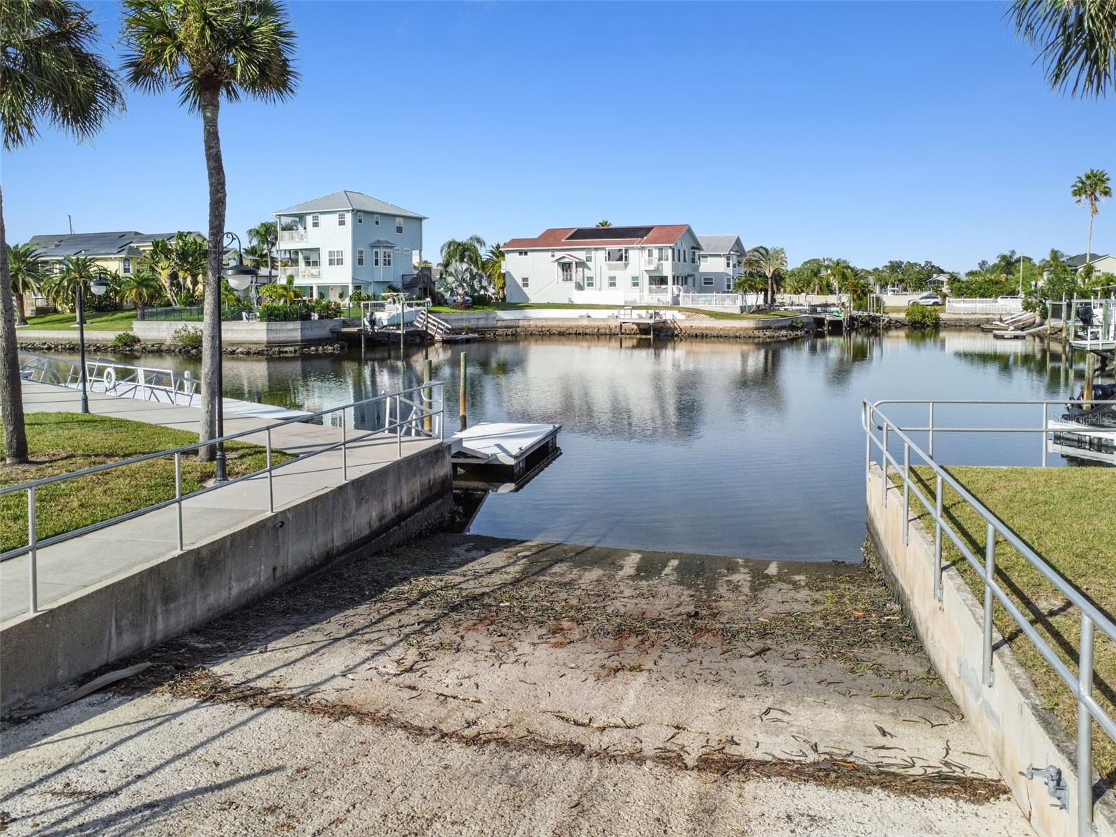 6211 BAYSIDE DR — photo 24