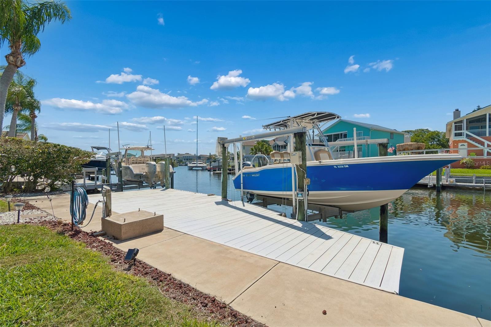 6211 BAYSIDE DR — photo 2