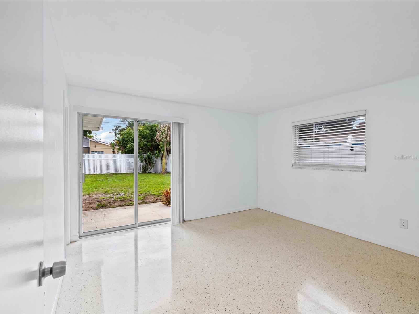 865 IMPERIAL DR — photo 17