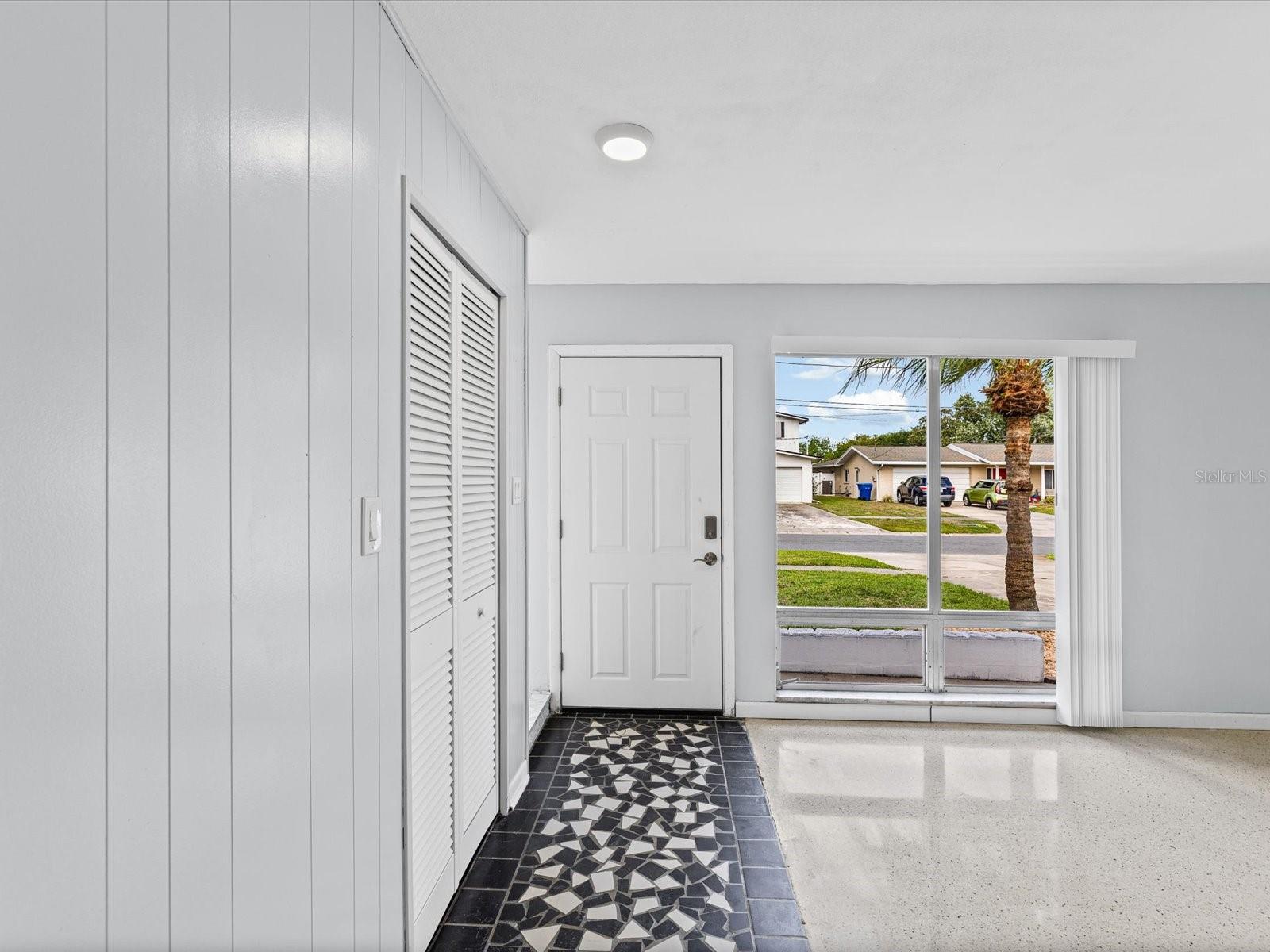 865 IMPERIAL DR — photo 3