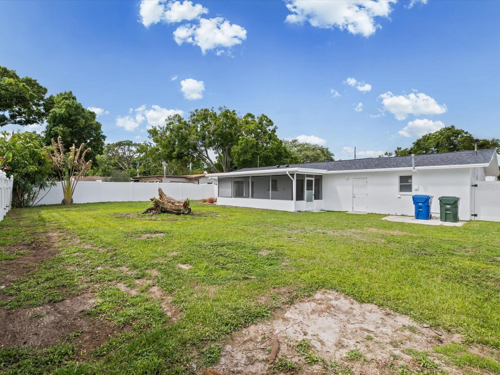 865 IMPERIAL DR — photo 24