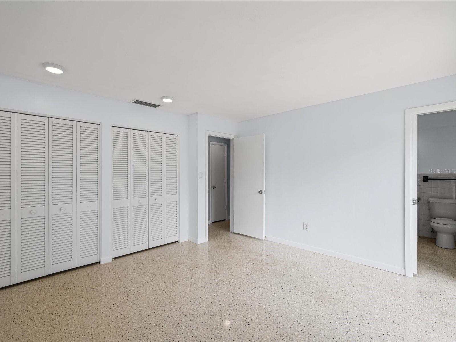 865 IMPERIAL DR — photo 18