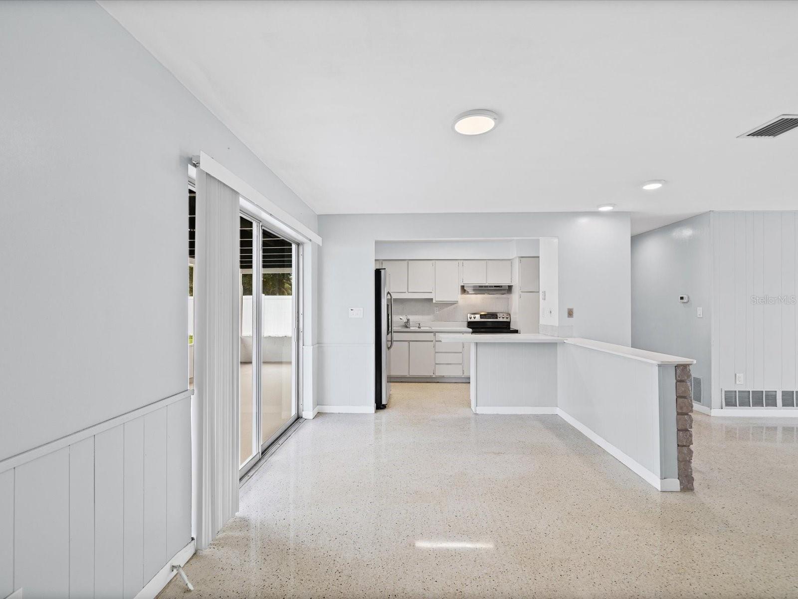 865 IMPERIAL DR — photo 13