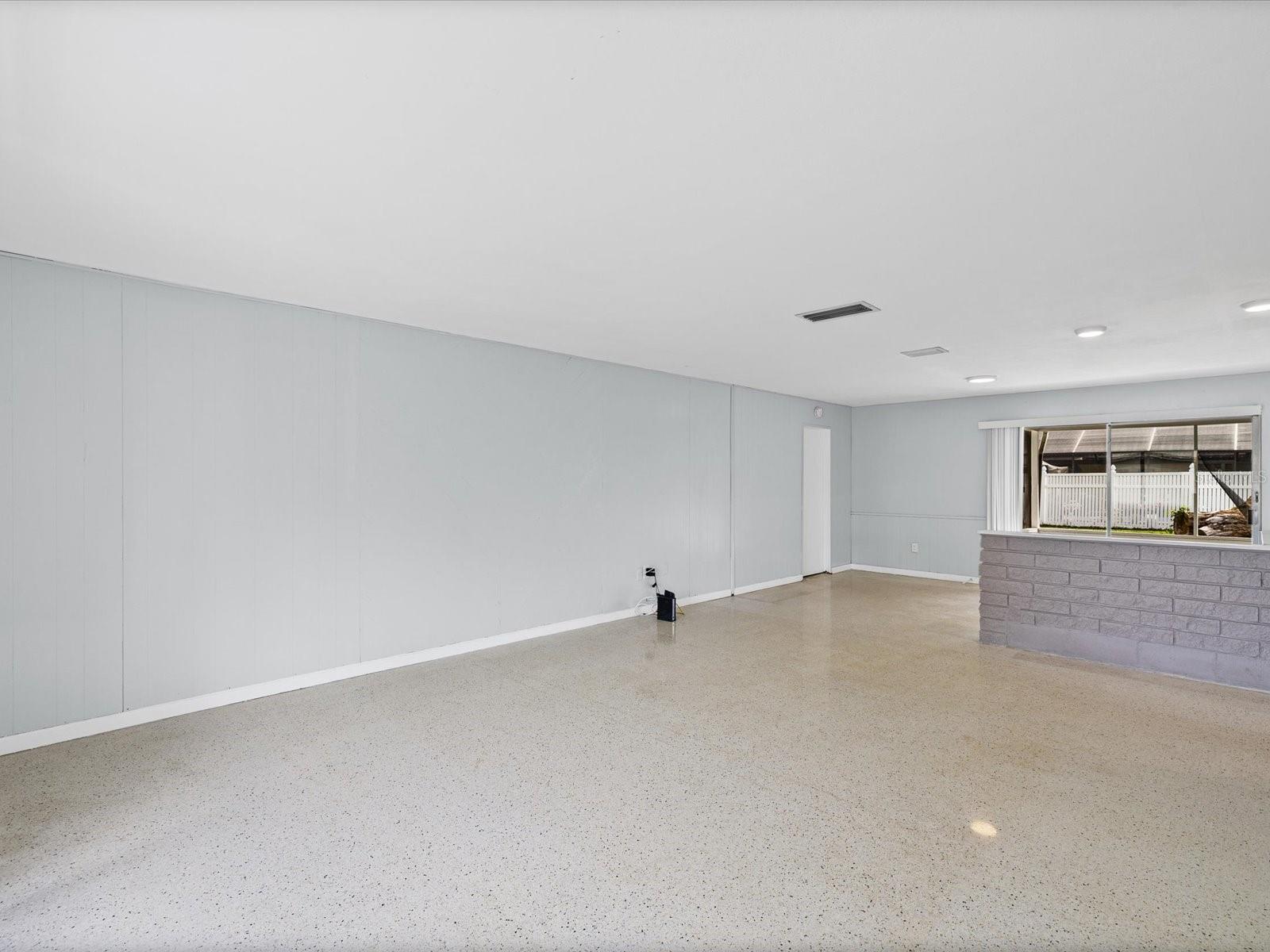 865 IMPERIAL DR — photo 4