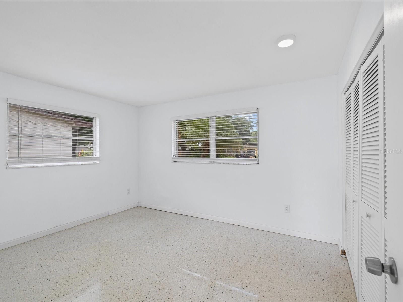 865 IMPERIAL DR — photo 15
