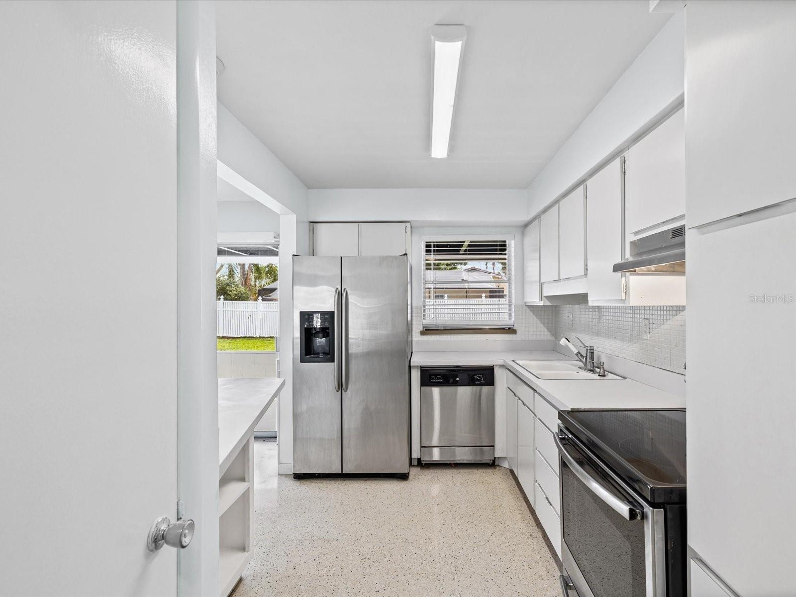 865 IMPERIAL DR — photo 7