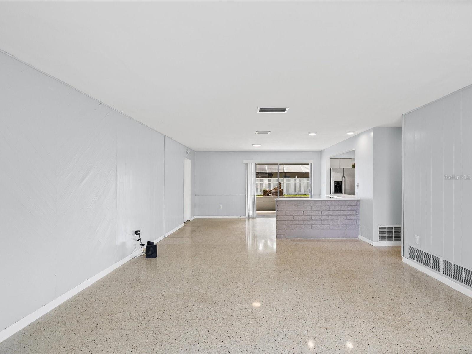 865 IMPERIAL DR — photo 5