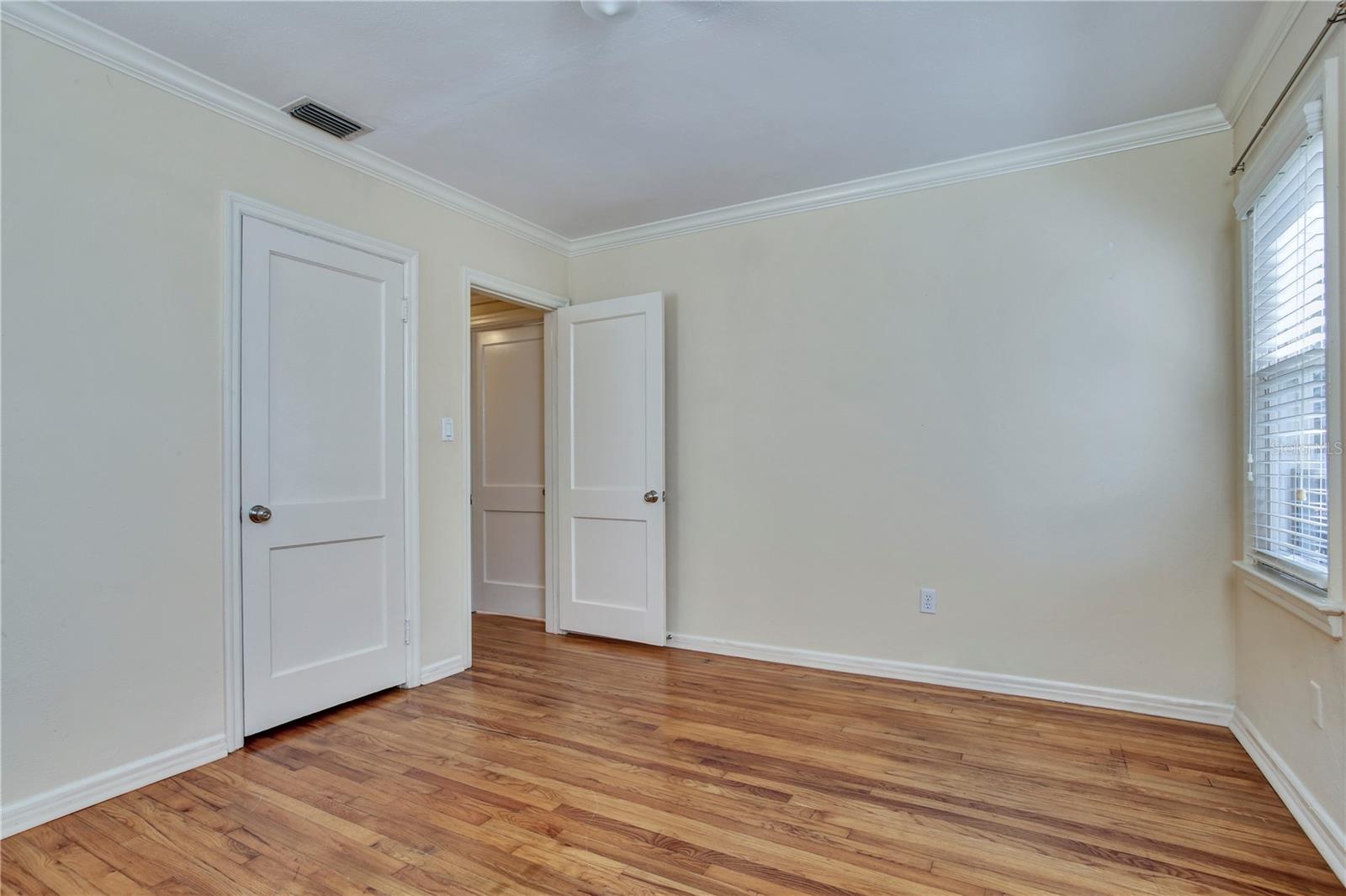 303 S AUDUBON AVE — photo 19