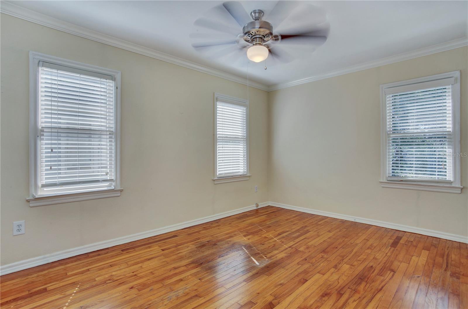 303 S AUDUBON AVE — photo 15