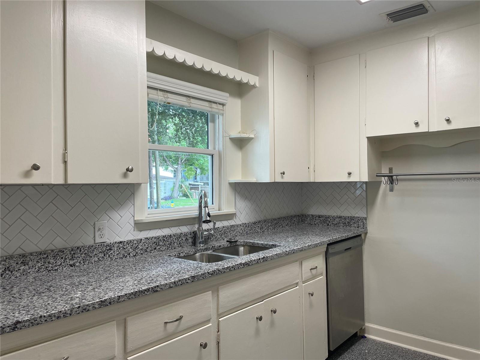 303 S AUDUBON AVE — photo 12