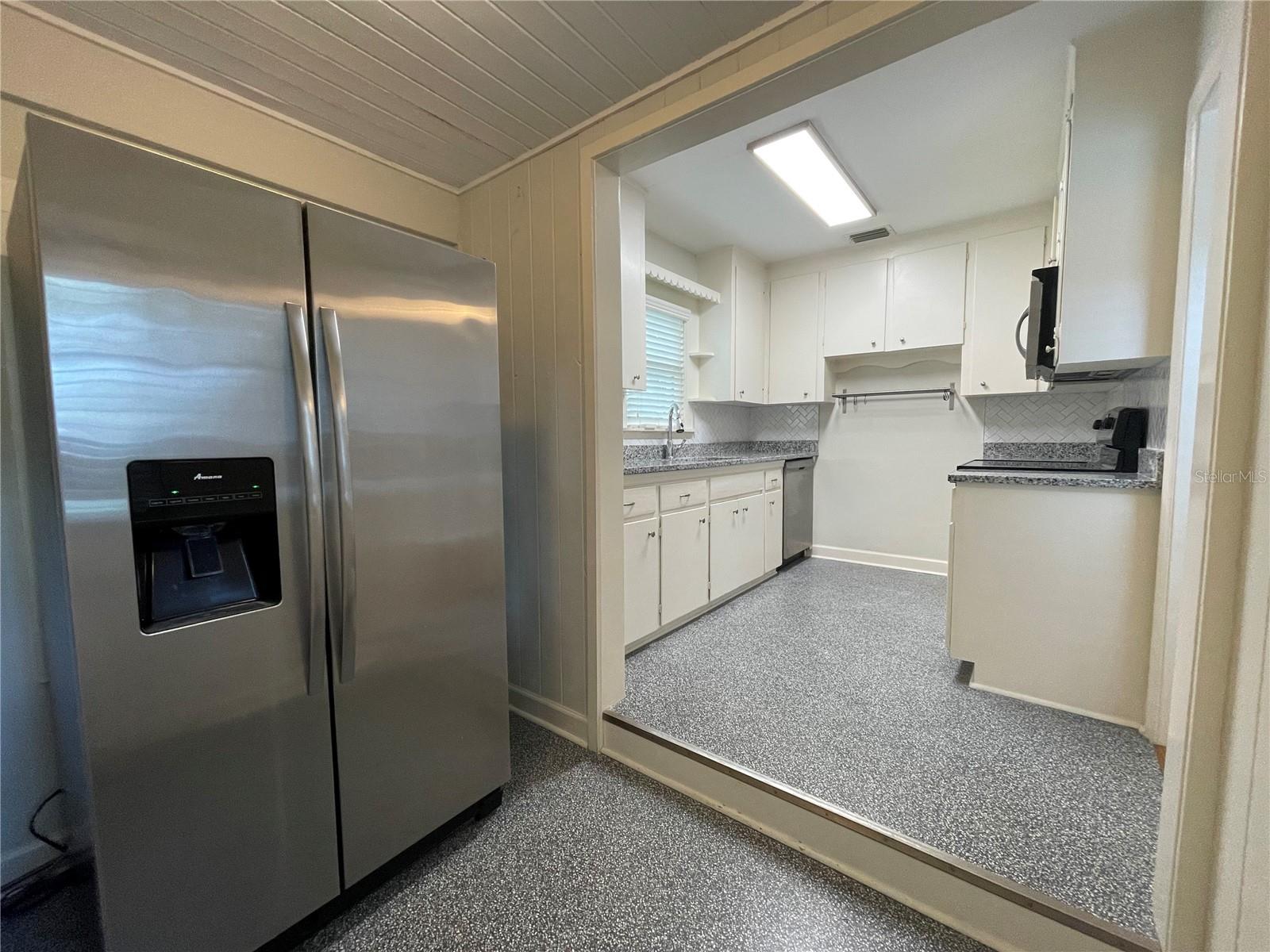 303 S AUDUBON AVE — photo 10