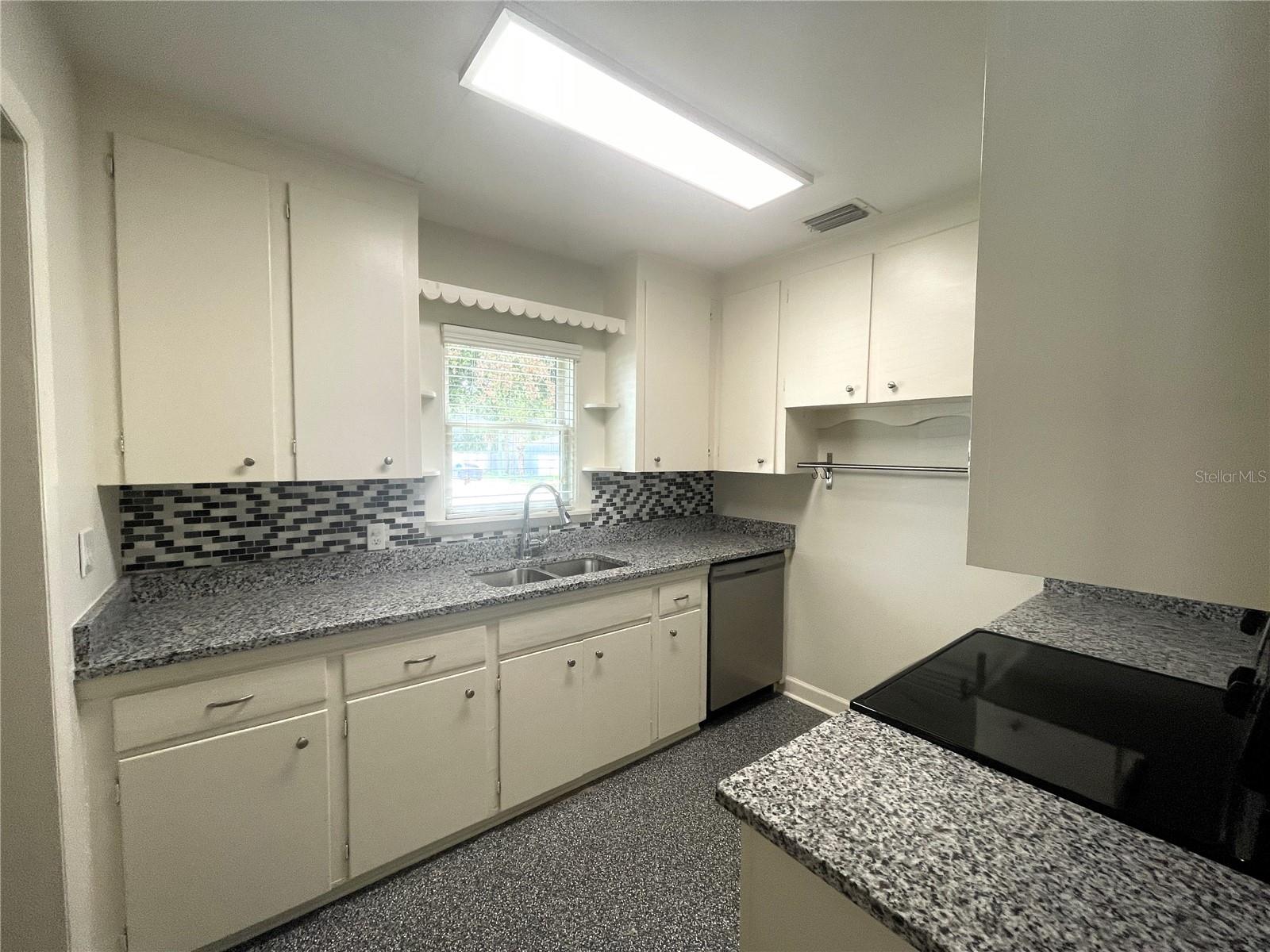 303 S AUDUBON AVE — photo 11