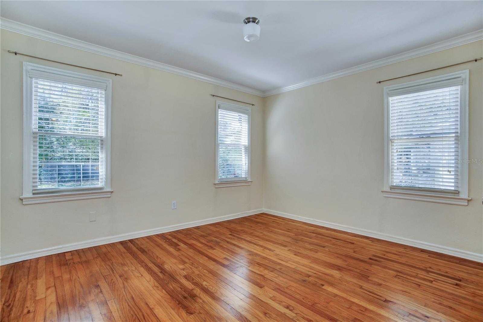 303 S AUDUBON AVE — photo 18