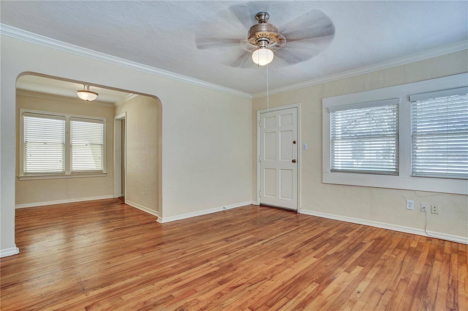 303 S AUDUBON AVE — photo 6