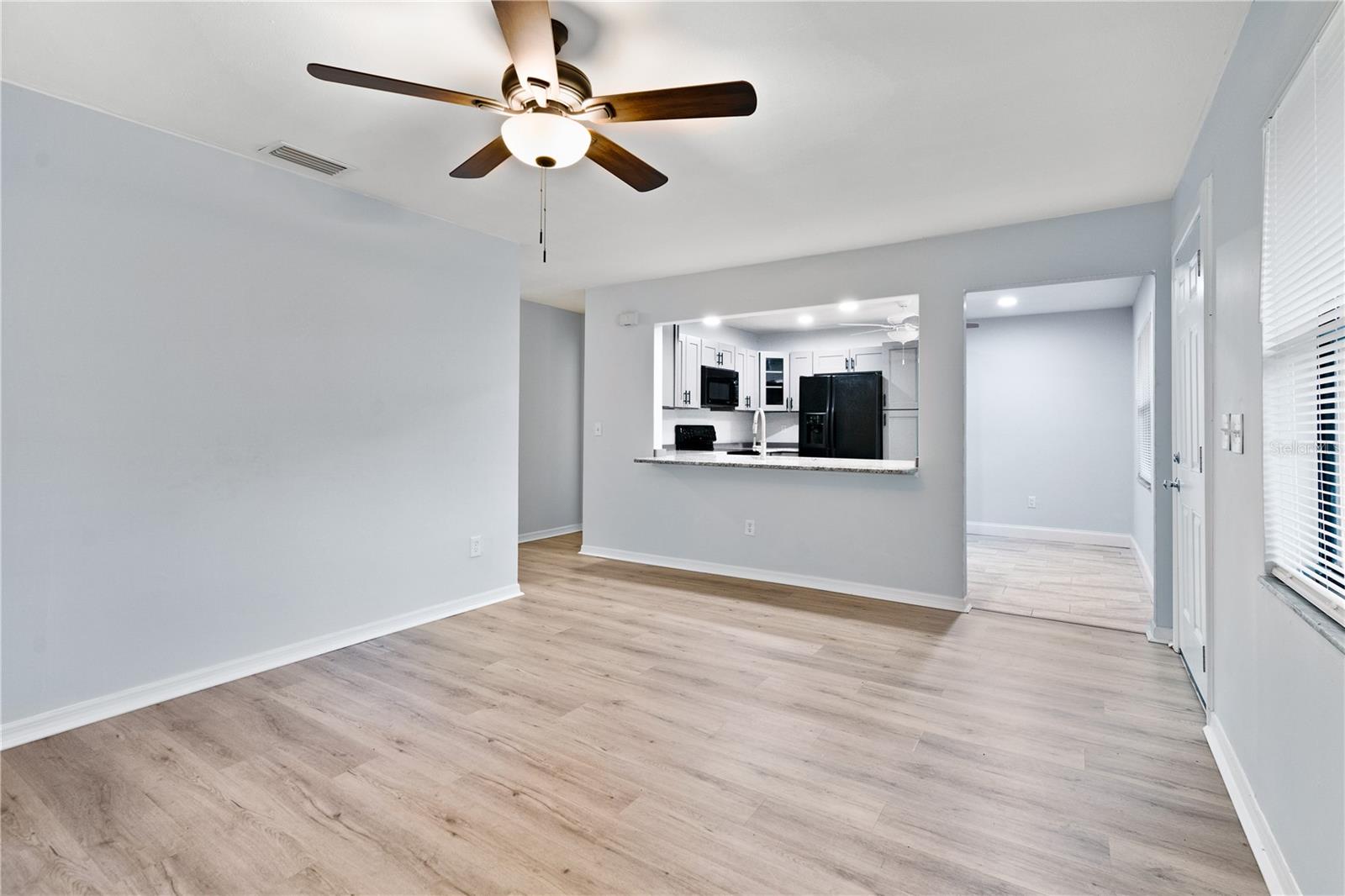 950 BELTREES ST — photo 17